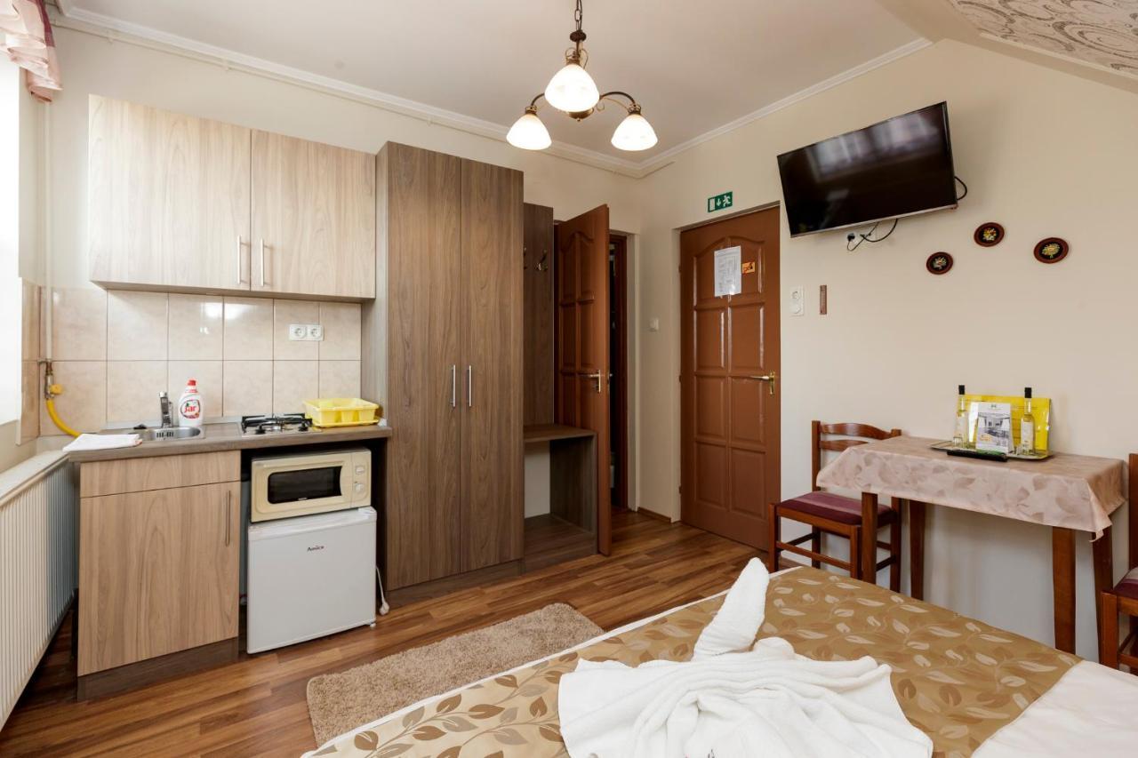 Almafa Apartmanhaz Эгер Экстерьер фото