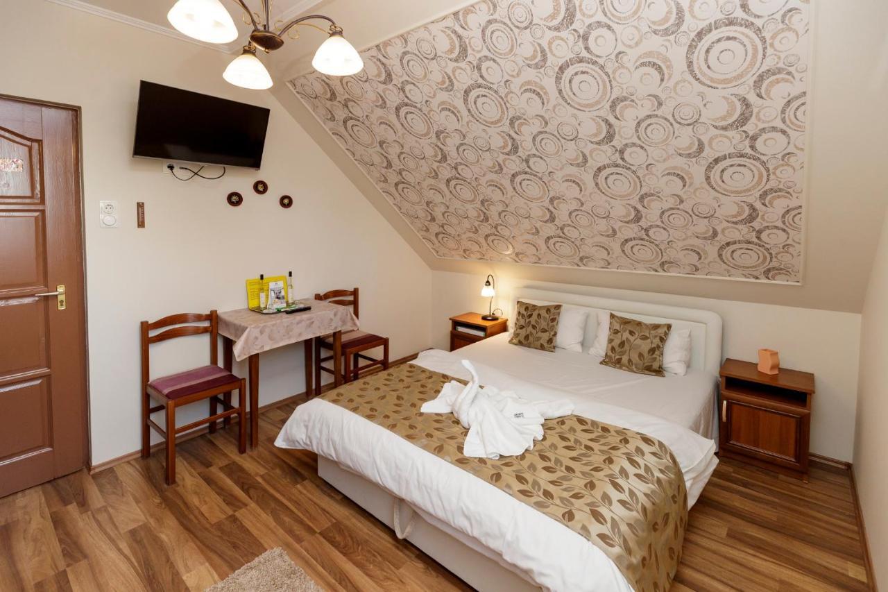 Almafa Apartmanhaz Эгер Экстерьер фото