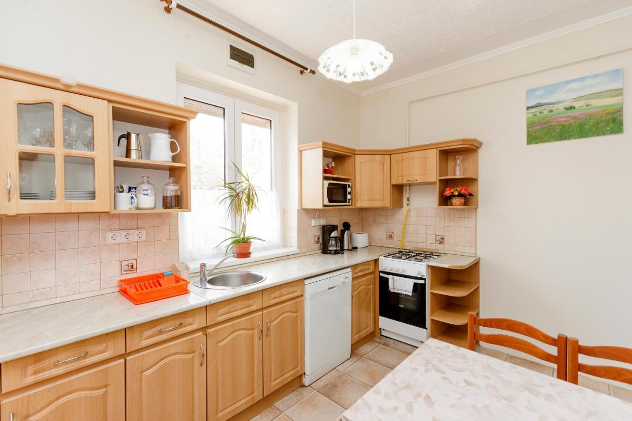 Almafa Apartmanhaz Эгер Экстерьер фото
