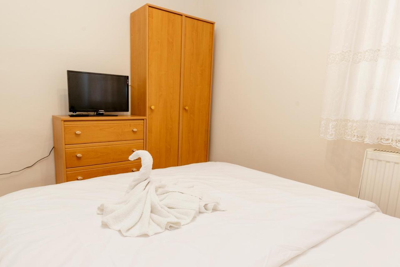 Almafa Apartmanhaz Эгер Экстерьер фото